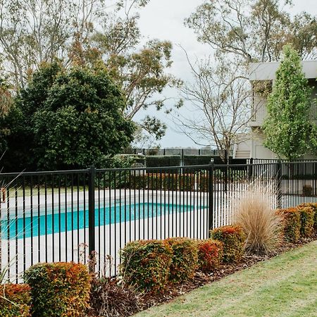 Nagambie Waterfront Motel Экстерьер фото