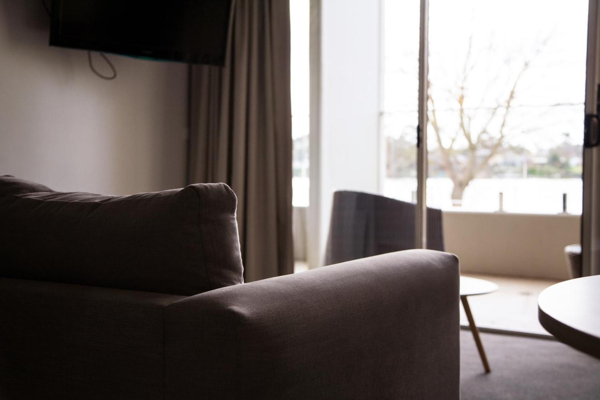 Nagambie Waterfront Motel Экстерьер фото