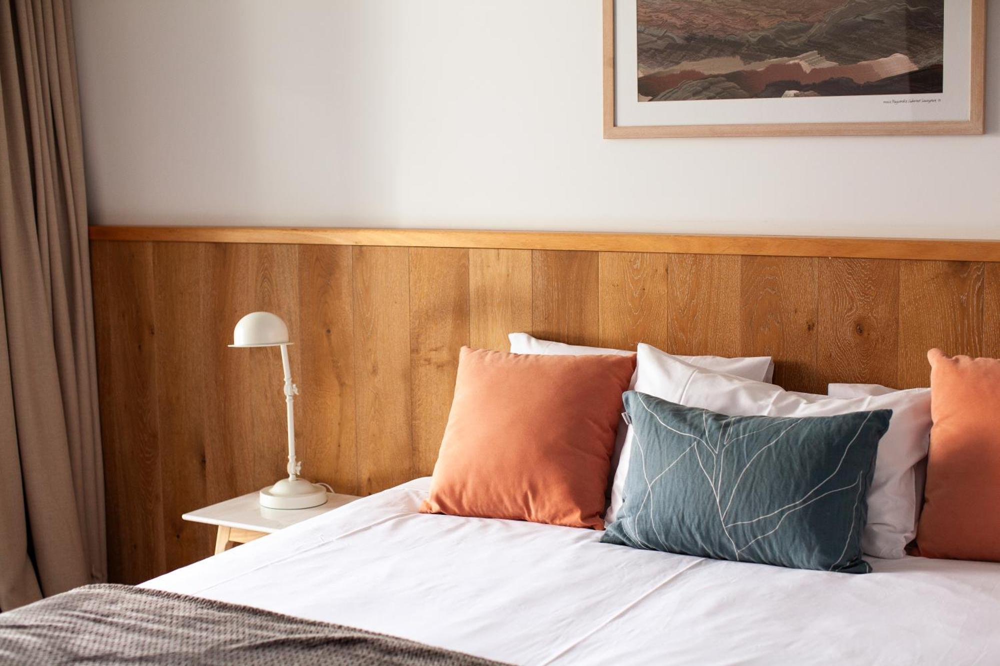 Nagambie Waterfront Motel Экстерьер фото